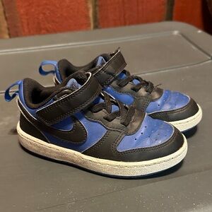 Nike Kids Black and Blue Sneakers